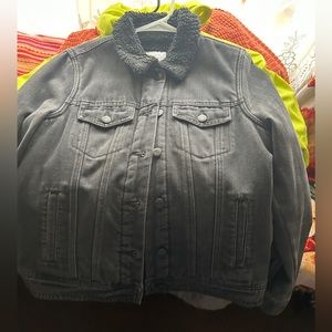 old navy fur lined black jean jacket women’s medium